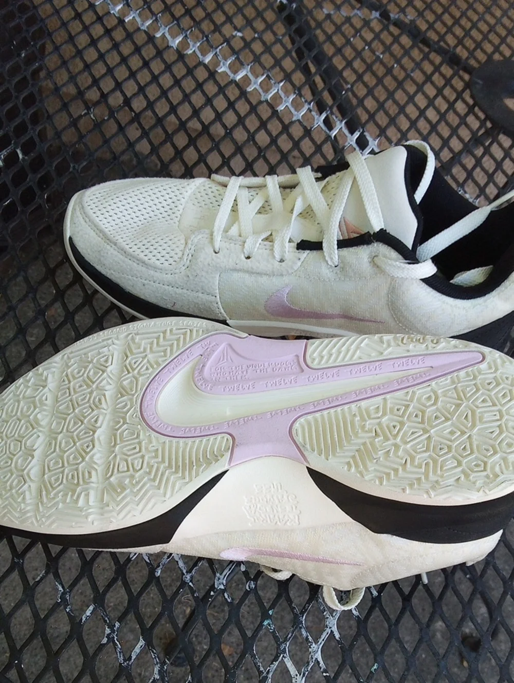 Nike Low-Top Sneakers in Cream and Black